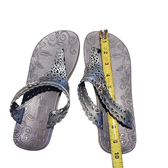 BRIGHTON BLACK SCROLL RUBBER SANDALS SZ 8 - Picture 6 of 6